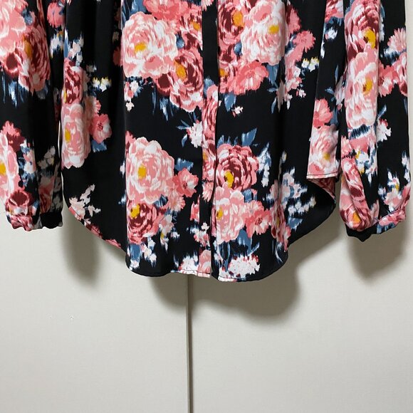 Torrid long sleeve black blouse w/peach, white & pink flowers, size 1X - Picture 6 of 10
